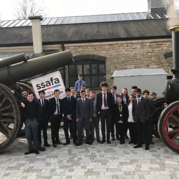 Replica WW1 Howitzer Field Gun visits UTC Swindon in aid of the 100th anniversary of WW1